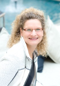 Author_Picture_Beate_Boeker_at_water